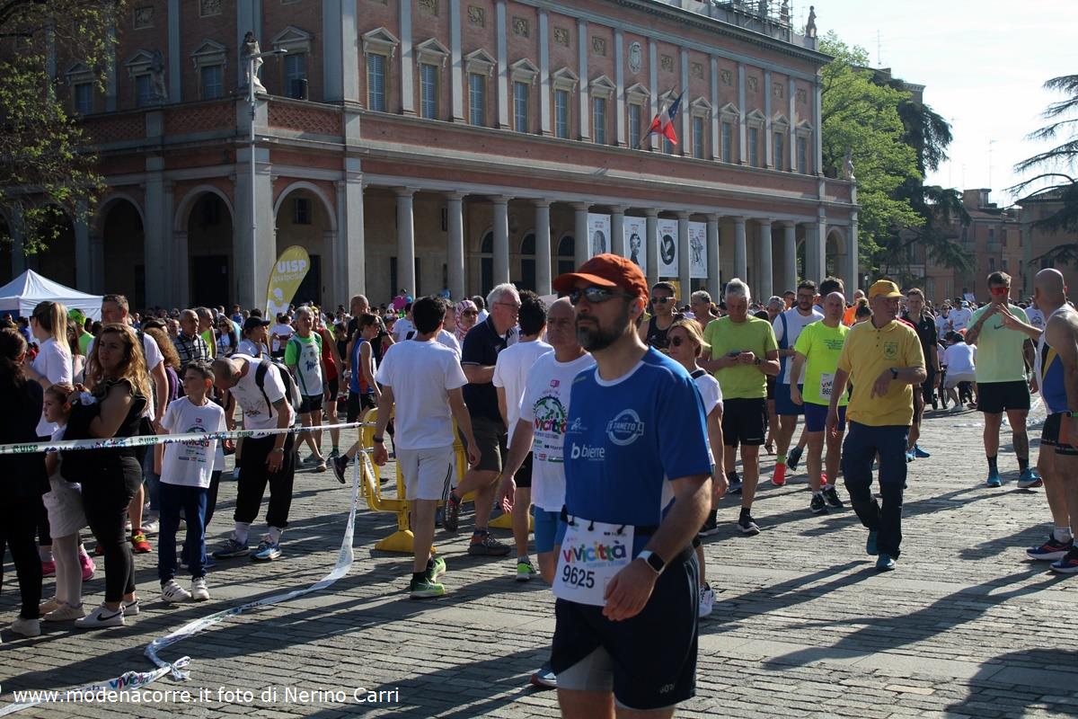 Vivicitt A Reggio Emilia Di Nerino Carri